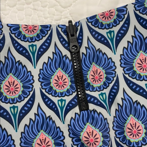 one piece - Picture 2 of 4